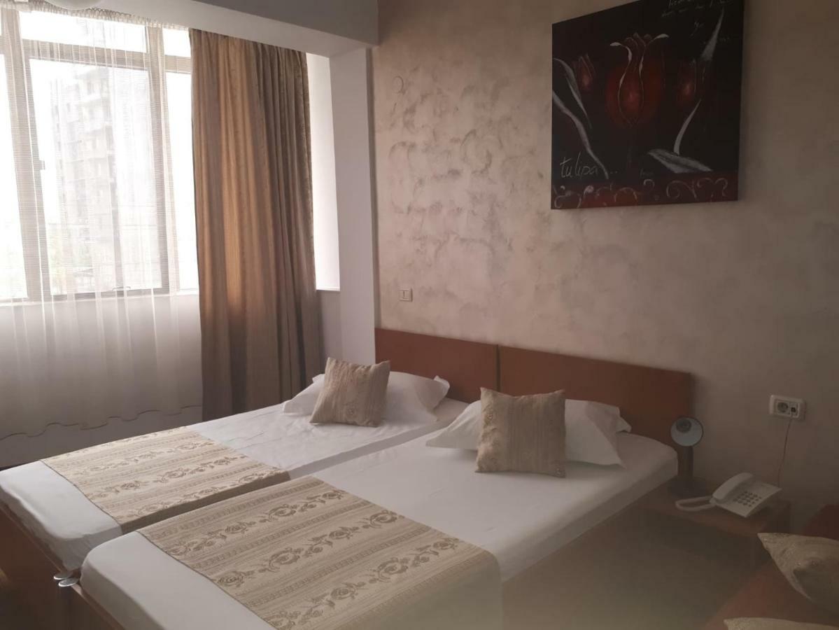 Hotel Flormang Craiova Exteriér fotografie